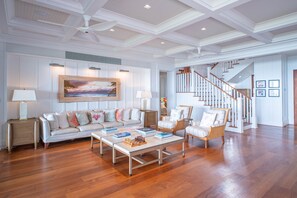 Villa, 4 Bedrooms | Living area
