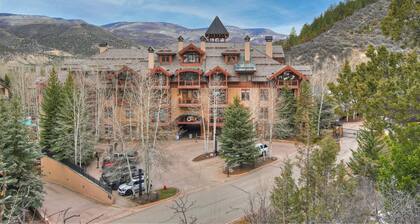 Prime Location, Steps from the Ski Lift - 2 Bedroom Condo in Arrowhead Village 2 Condo