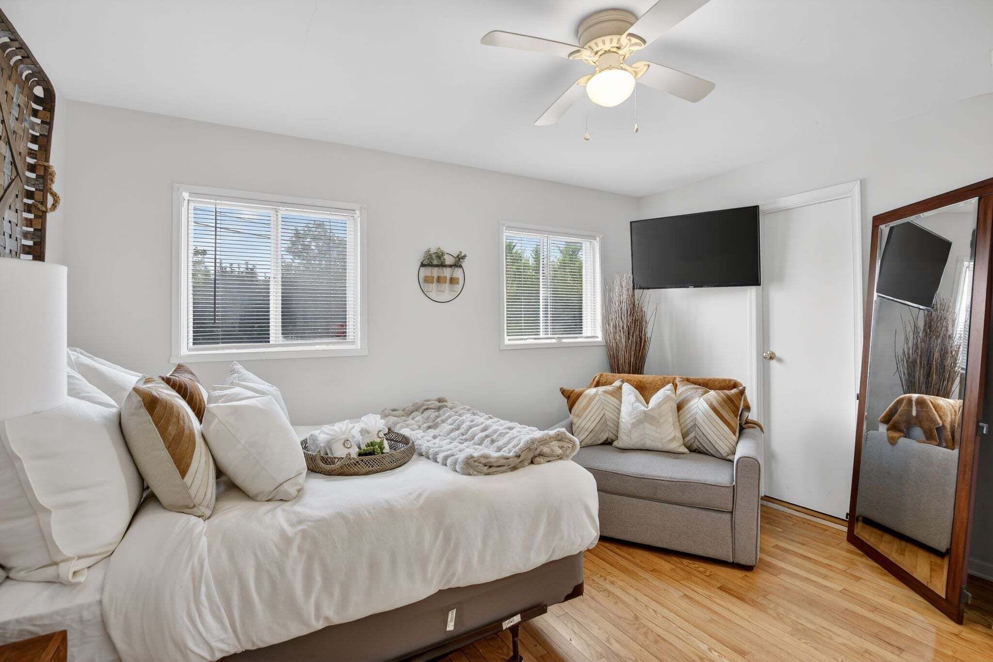 House, 3 Bedrooms | 3 bedrooms, desk, laptop workspace, iron/ironing board