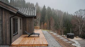 House, 4 Bedrooms, Smoking, Balcony | Terrace/patio