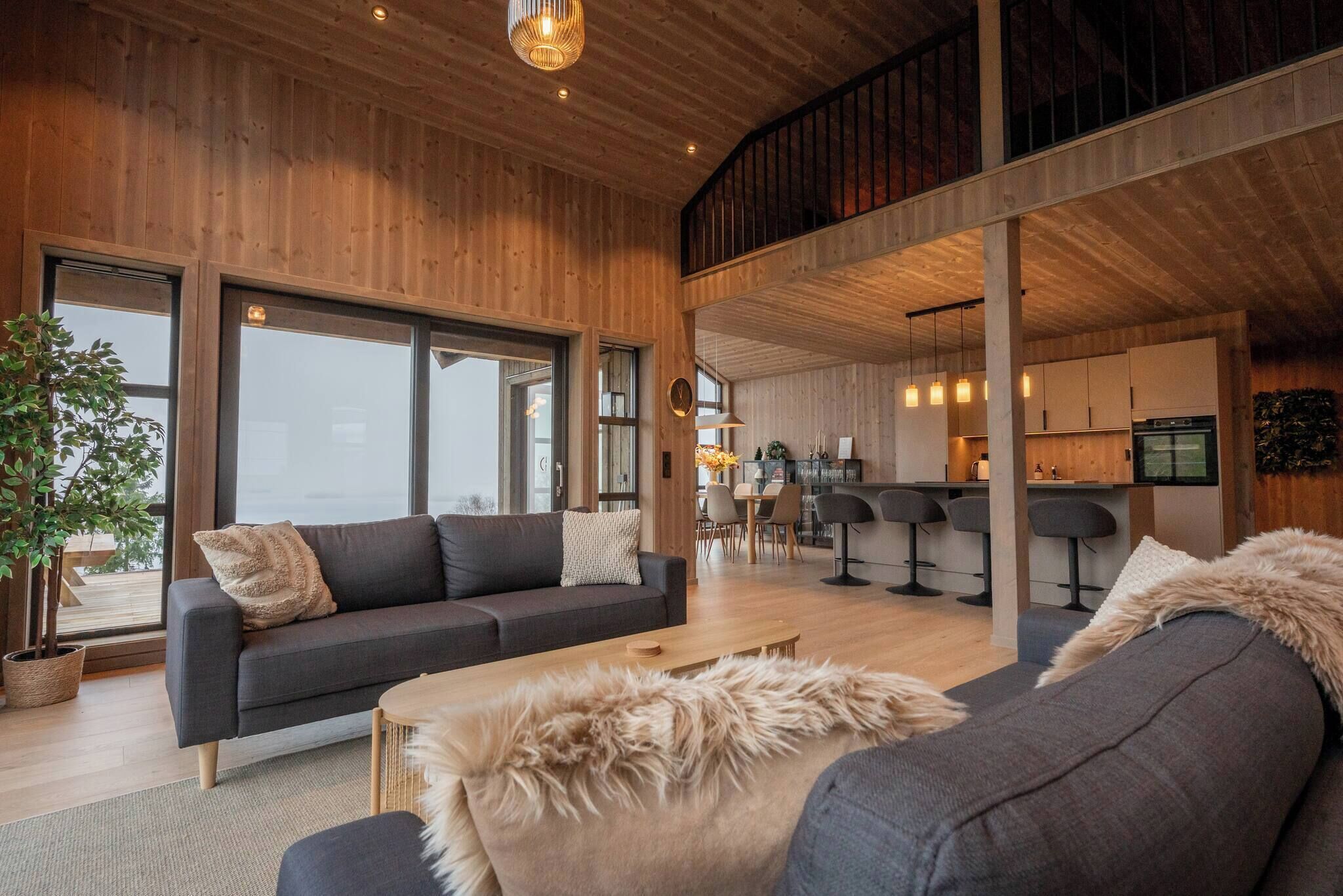 منزل - ٤ غرف نوم - للمدخنين - بشرفة | منطقة المعيشة