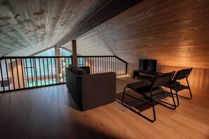 House, 4 Bedrooms, Smoking, Balcony | Interior - Luxury Cabin, Wellness and View Over the Tyrifjord (Modum)