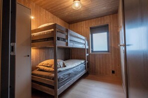 Maison, 4 chambres, fumeur, balcon | 5 chambres