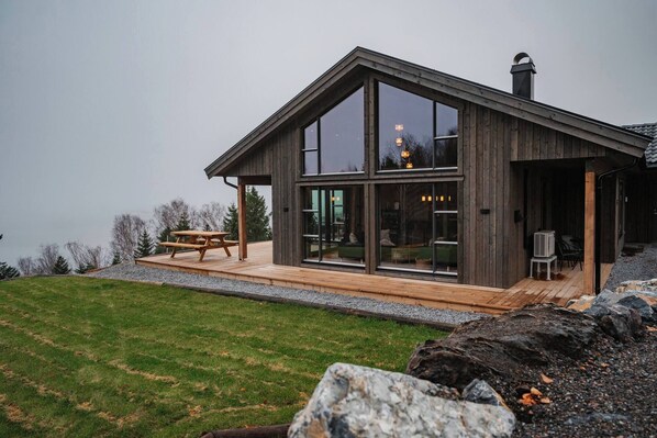 Hus - 4 sovrum - rökare - balkong | Exteriör