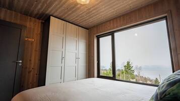 House, 4 Bedrooms, Smoking, Balcony | 5 bedrooms