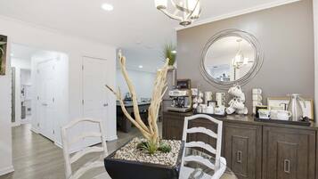 House, 3 Bedrooms | Dining