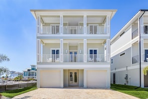 Casa, vários quartos | Fachada