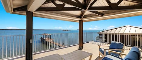 Villa, 5 Bedrooms | Terrace/patio