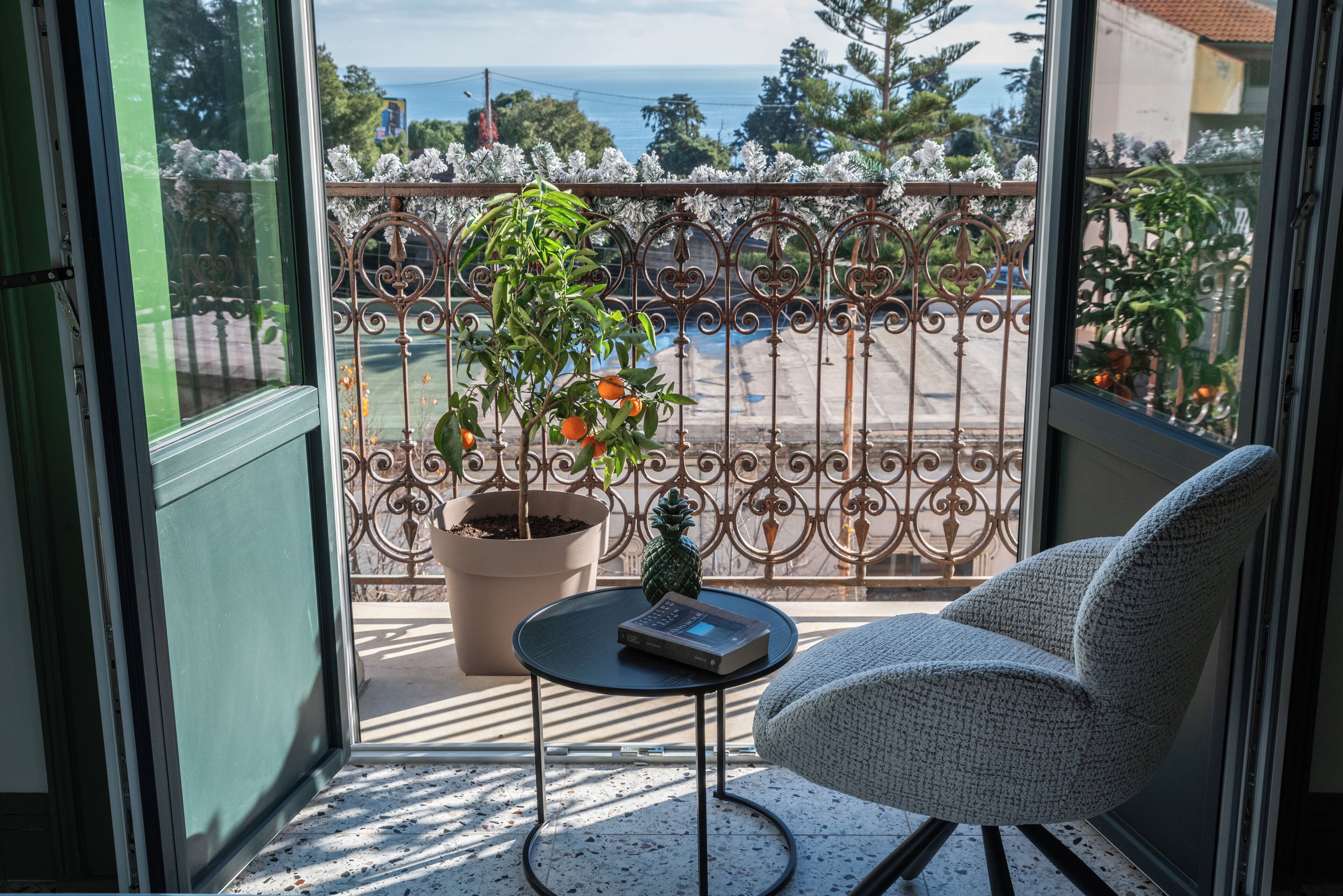 المنشأة من الداخل