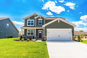 Exterior - Beautiful 5 bedroom in amenity rich community. (Ocean View)