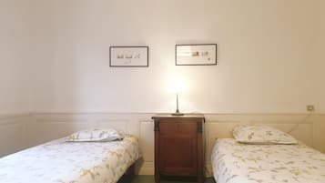 Traditional Apartment, Multiple Beds, Garden View, Annex Building | Iron/ironing board, free WiFi