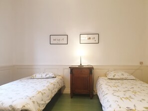 Traditional Apartment, Multiple Beds, Garden View, Annex Building | Iron/ironing board, free WiFi - Appartement de caractère (Basse-Rentgen)