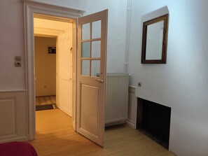 Traditional Apartment, Multiple Beds, Garden View, Annex Building | Iron/ironing board, free WiFi - Appartement de caractère (Basse-Rentgen)