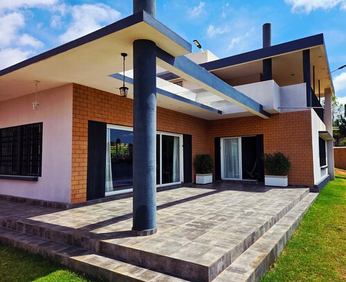 Residence 20 minutes from tana airport, comfortable, spacious, secure, peaceful