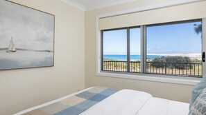 3 bedrooms, iron/ironing board, free WiFi, bed sheets - Absolute Birubi Beachfront - Luxury Pet Friendly (Anna Bay)