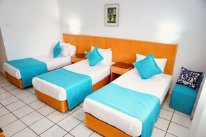 Free WiFi, bed sheets - Le National (Tunis)