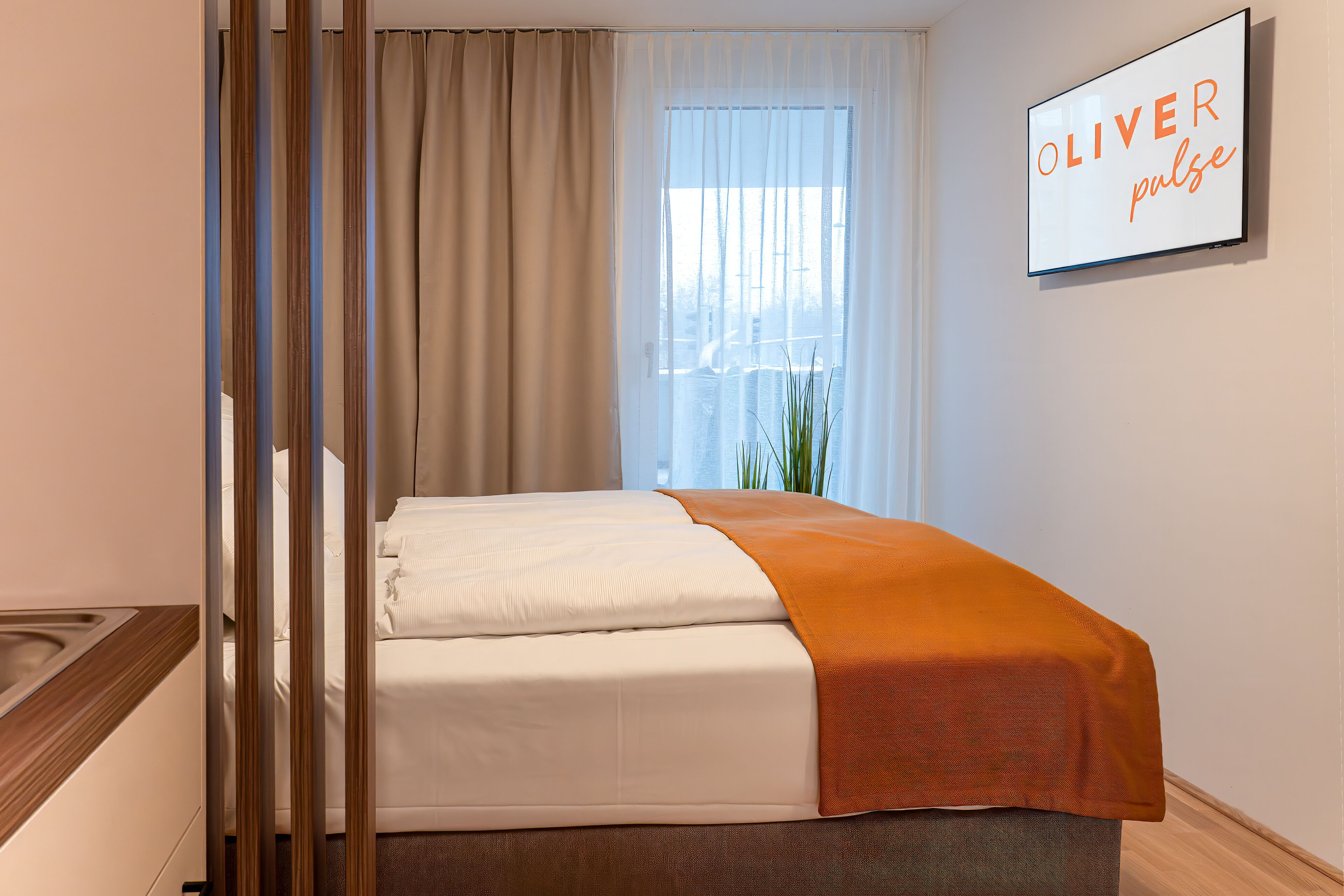 Laptopgeeigneter Arbeitsplatz, kostenloses WLAN