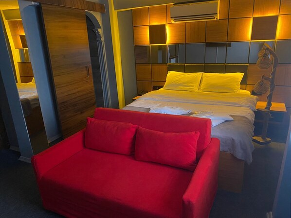 Standard Double Room | Blackout drapes, soundproofing, iron/ironing board, free WiFi