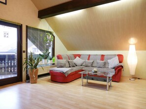 TV - Apartment 'Eva Maria' with Shared Pool, Garden, and Wi-Fi (Mahlberg)