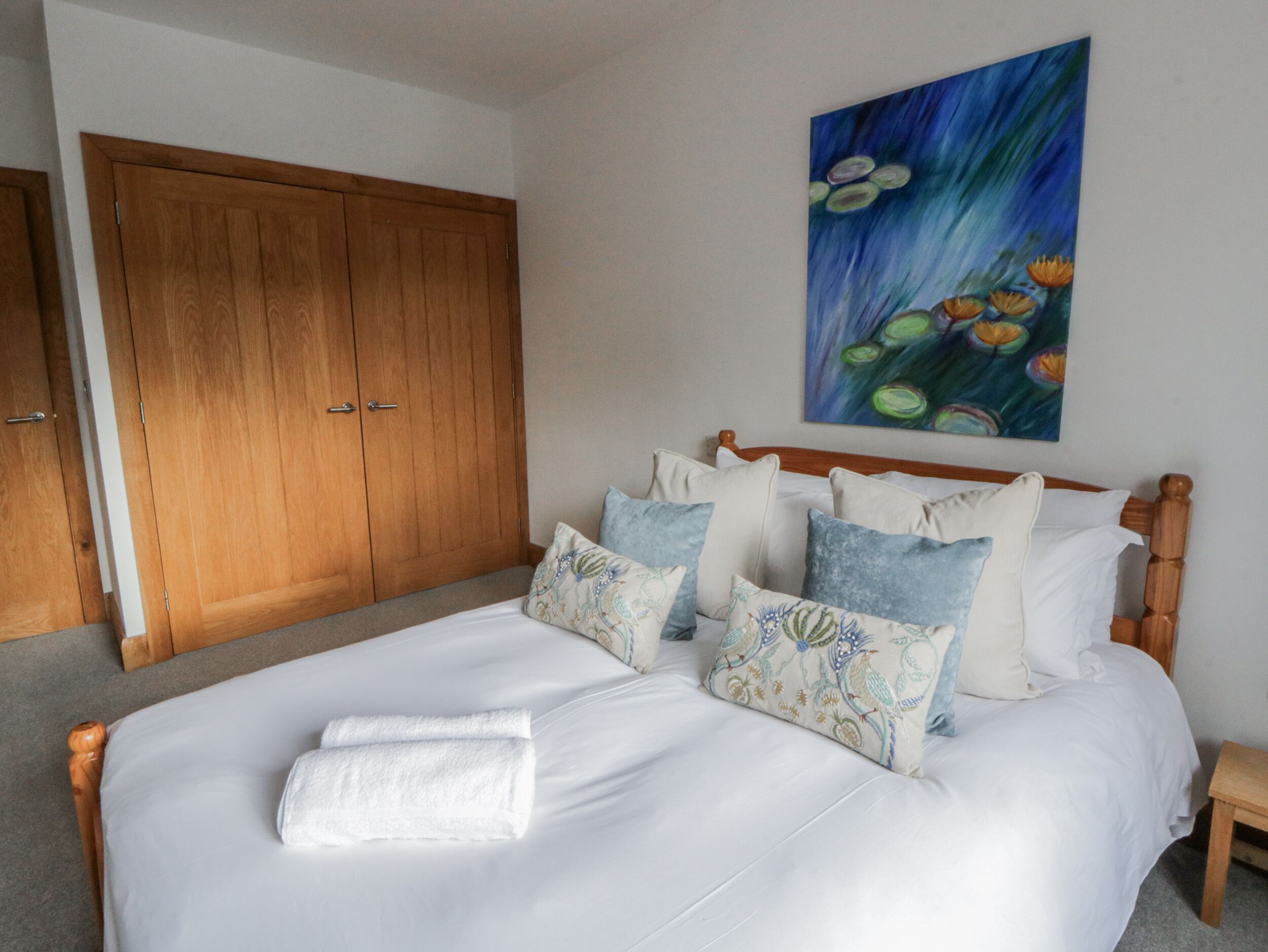 8 bedrooms, individually decorated, individually furnished, free WiFi