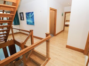 8 dormitorios, decoración individual, mobiliario individual