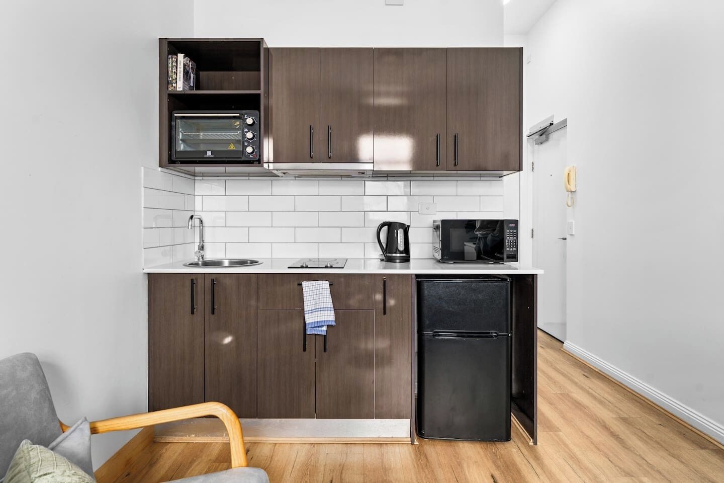 Kjøleskap, mikrobølgeovn, ovn og brødrister