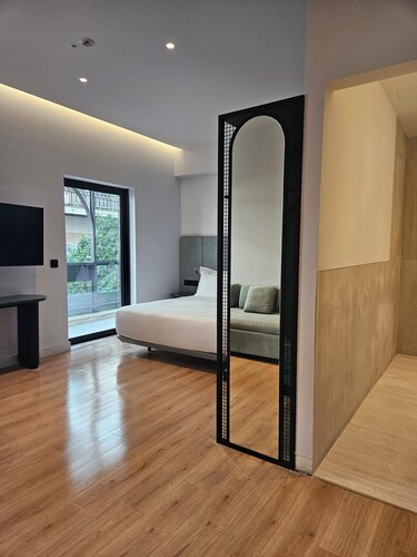 Zea Urban Pireaus Center