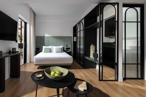 Comfort Suite | セーフティボックス (室内)、遮光カーテン、アイロン / アイロン台、WiFi (無料)