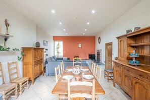 Dining - A Fleur de l'Eau Blanche: character gîte (Chimay)