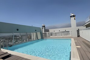 아파트 | 수영장 | 시즌별로 운영되는 야외 수영장