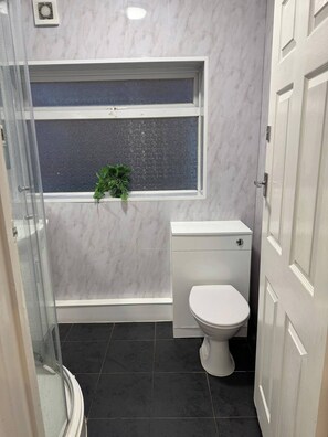 Shared Dormitory, 1 Bedroom | Bathroom - Room-cozy Room in Shared Home in Ashford (Ashford)