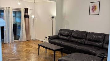 Shared Dormitory, 1 Bedroom | Living room