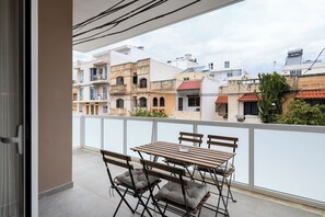 Appartamento, 3 camere da letto, cucina, vista città | Balcone