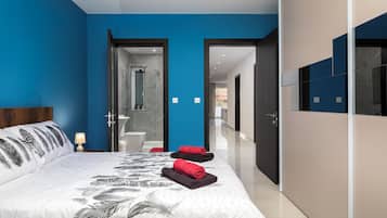 Apartment, 3 Bedrooms, Kitchen, City View | Blackout drapes, iron/ironing board, free WiFi