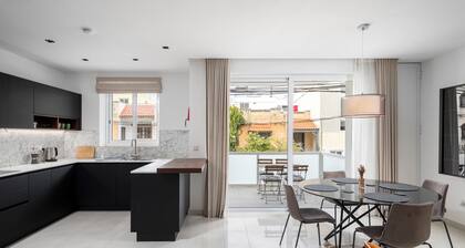 Modern Stylish 3 BR APT with Balcony