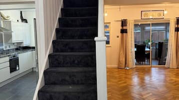 House, 4 Bedrooms | Interior