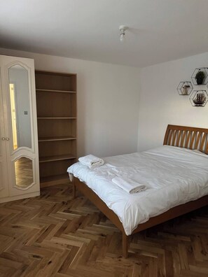 ハウス 4 ベッドルーム | 4 室のベッドルーム