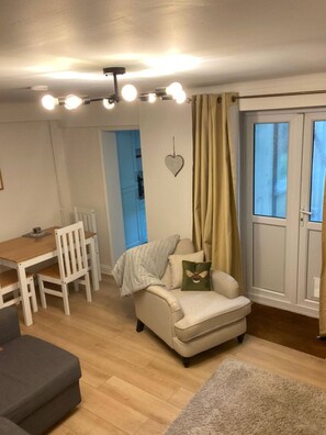 Apartment, 1 Schlafzimmer, Raucher | Wohnbereich