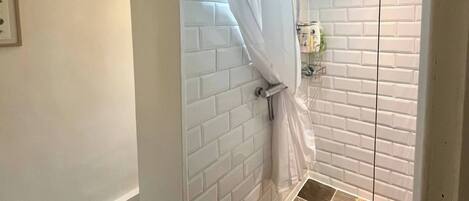 Apartment, 1 Bedroom, Smoking | Bathroom
