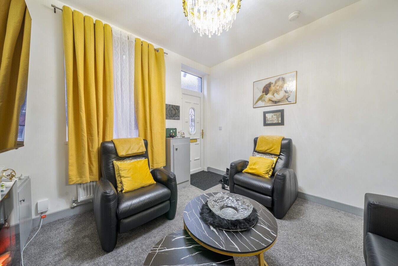 Télévision, cheminée