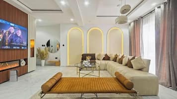 Economy Apartment, Balcony, City View | Living area