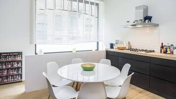 Apartment, 3 Bedrooms, Balcony | Dining