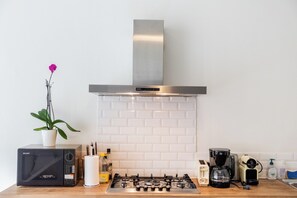 Apartment, 3 Bedrooms, Balcony | Interior