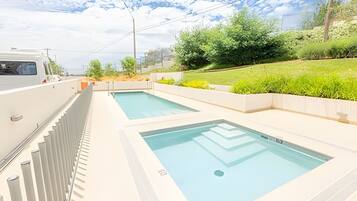 Apartemen | Kolam renang | Kolam renang outdoor musiman