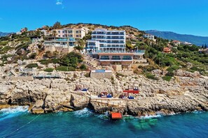 Private beach, free beach shuttle, sun-loungers, beach umbrellas - Meis Exclusive Hotel (Kas)