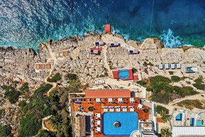 Private beach, free beach shuttle, sun loungers, beach umbrellas - Meis Exclusive Hotel (Kas)