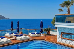 Seasonal outdoor pool, free cabanas, pool umbrellas - Meis Exclusive Hotel (Kas)