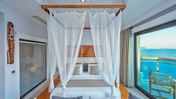 Dobbeltrom – deluxe, balkong, delvis sjøutsikt | Minibar, safe på rommet, skrivebord for bærbar PC og lydisolert