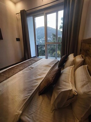 Superior Double Room, Balcony, Mountain View | Interior entrance - Nature Oaks luxury stayz - Nainital (Bhimtal)