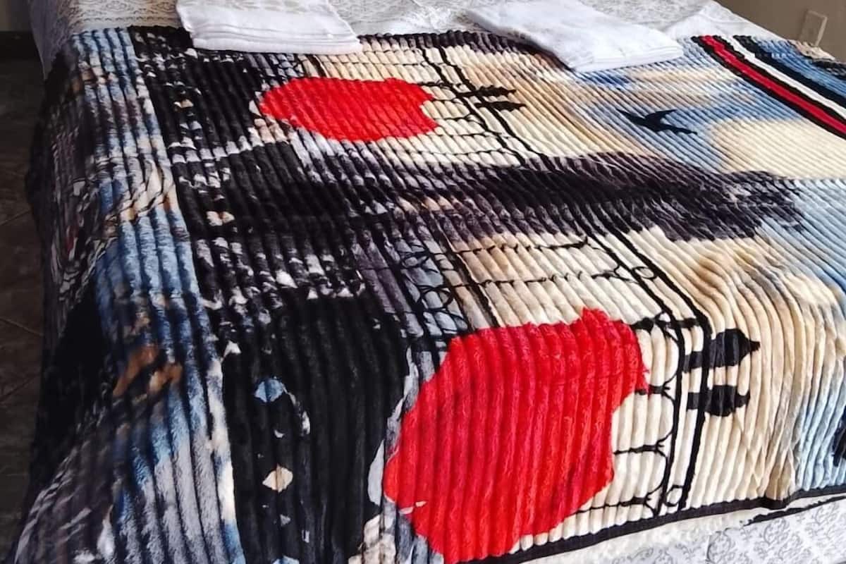 Økonomi-dobbeltrom, 1 dobbeltseng | Skrivebord for bærbar PC og wi-fi (inkludert)